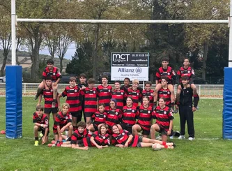 Photo de groupe de jeunes de l'Association 25/26