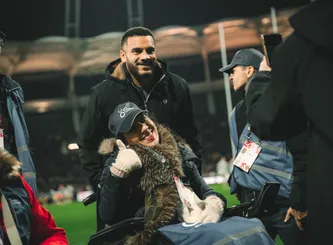 Matthis Lebel avec une personne d'APF France handicap 25/26