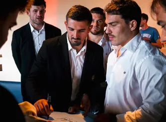 Thomas Ramos et Antoine Dupont au Gala de charité du Servette Rugby Club