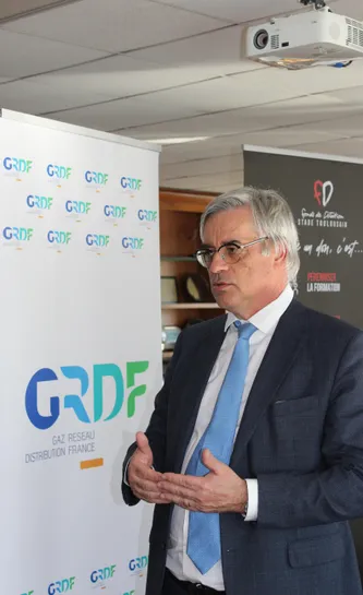 Le 13 février 2022, Didier Lacroix, Président du Fonds de Dotation du Stade Toulousain et Thierry Grangetas, Directeur Clients Territoires de GRDF, ont signé une convention de mécénat.