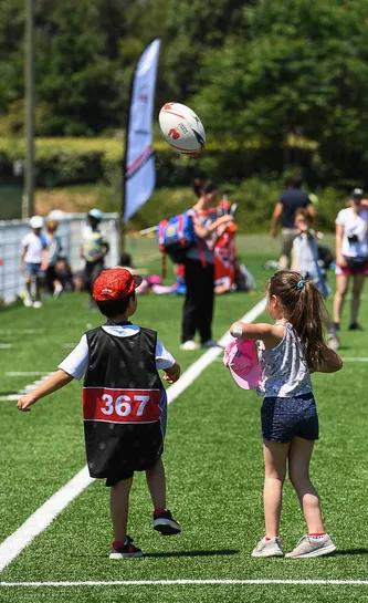 Durant la journée du mercredi 1 juin, 80 enfants de la région toulousaine ont eu l’opportunité de participer à l’intervention PEPS (Parcours Éducatifs Périscolaires et Scolaires), mise en place en partenariat avec la mairie de Toulouse. 