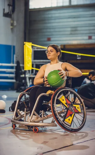 ACTIVEO est un programme de Sport-Santé visant à favoriser l’accès à une activité physique régulière et adaptée aux personnes en situation de handicap.