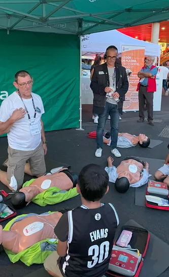 Groupama et le Stade Toulousain vont plus loin dans leur partenariat et se donnent l’ambition de former ensemble 1500 personnes aux gestes de premiers secours.