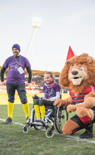 L'Association EnoRev' a vu le jour en 2014 autour d’Enora, cette jeune Toulousaine de 11 ans née avec un handicap moteur.