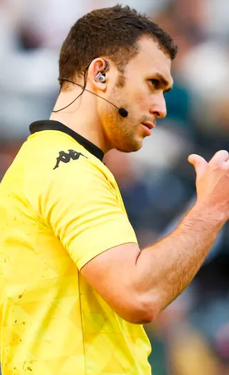 Adam Leal Arbitre