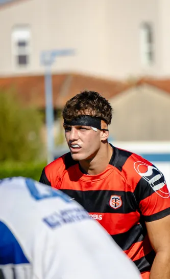 Joueurs espoirs en action lors du match Colomiers - Stade Toulousain