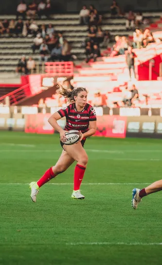 Emma Pasin face à deux joueuses du Stade Bordelais 25/26