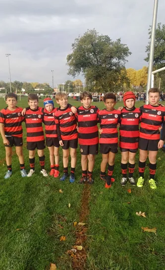 Photo de groupe de jeunes joueurs du Stade 25/26
