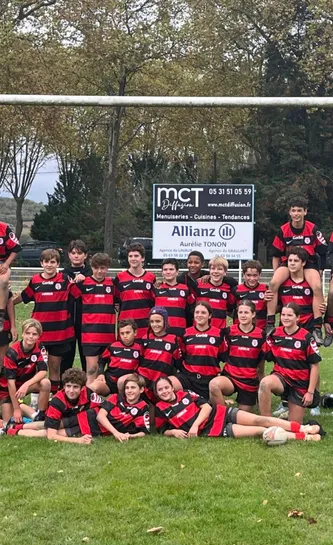 Photo de groupe de jeunes de l'Association 25/26