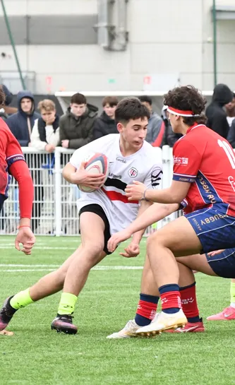 Joueur Cadets B face à des jeunes de Béziers 