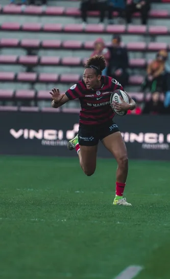 Kelly Arbey balle en main