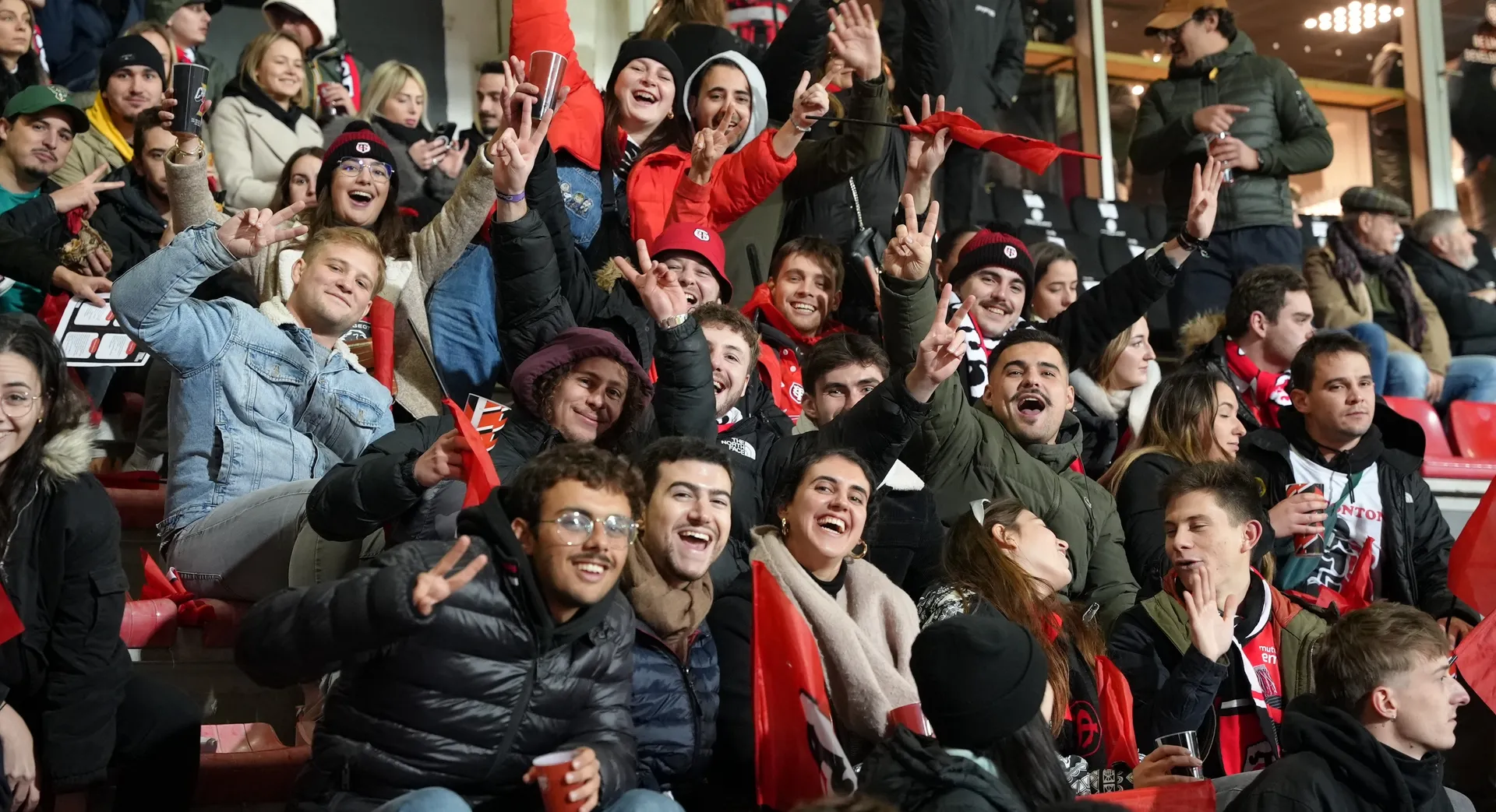 Supporters dans les tribunes du stade Ernest Wallon