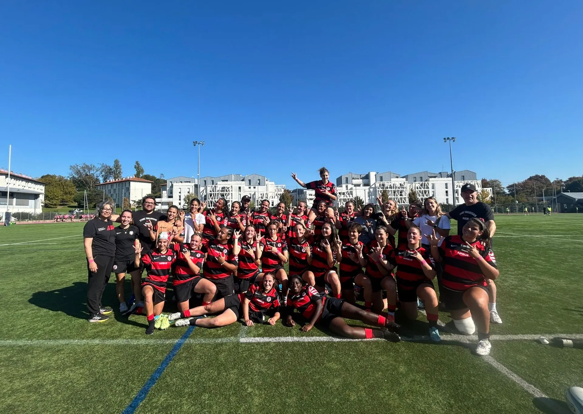 Équipe Cadettes après une victoire 25/26