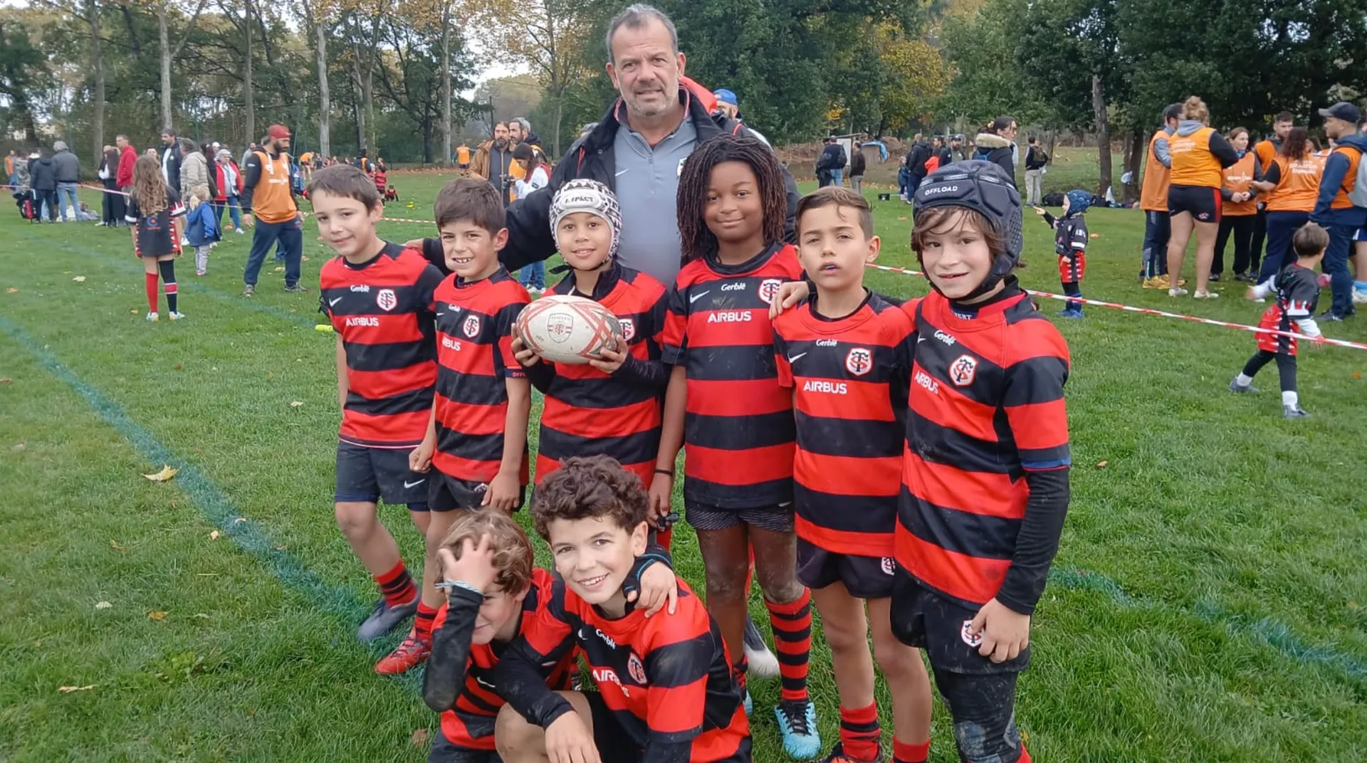 Photo de groupe de jeunes de l'Association 25/26