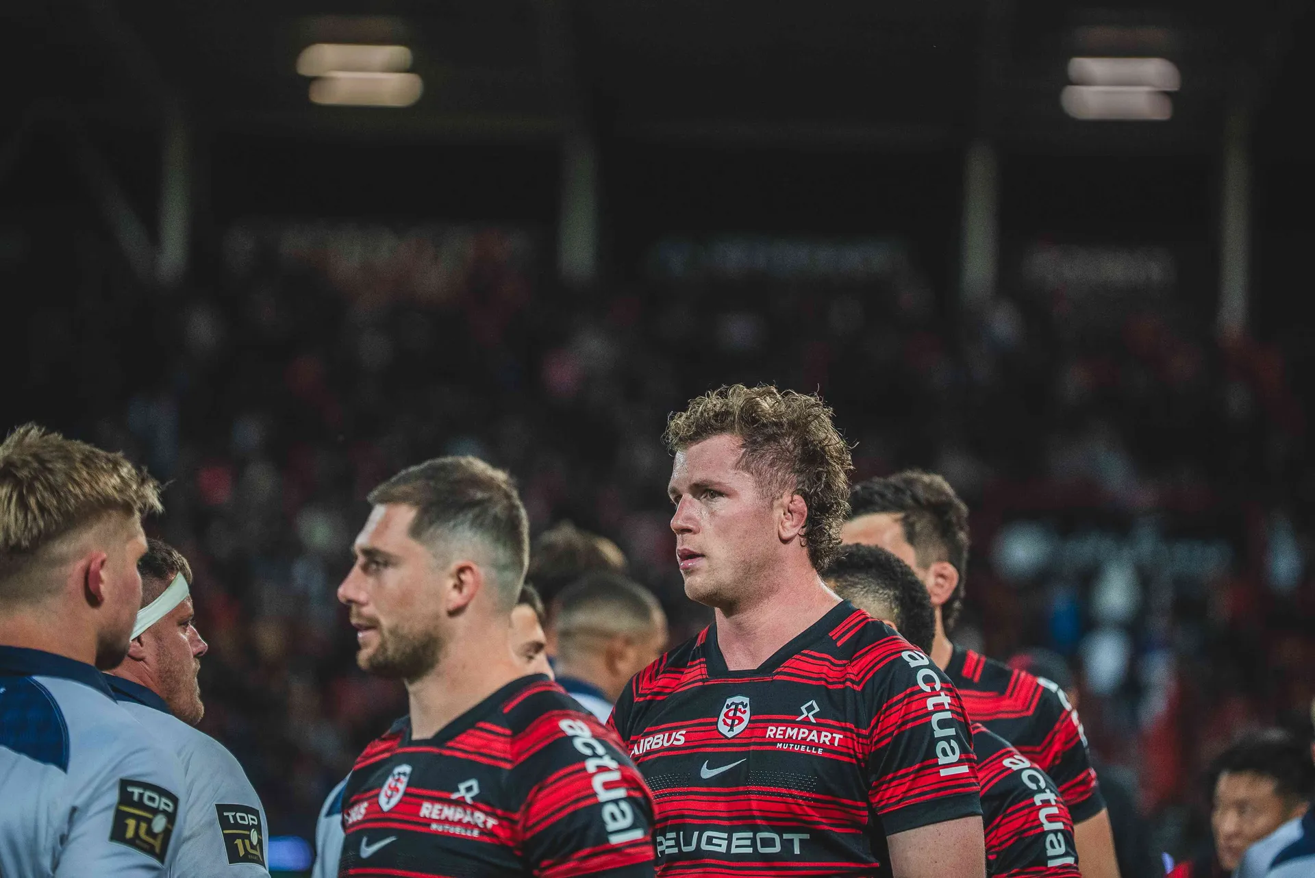 Thibaud Flament sert la main à la fin du match