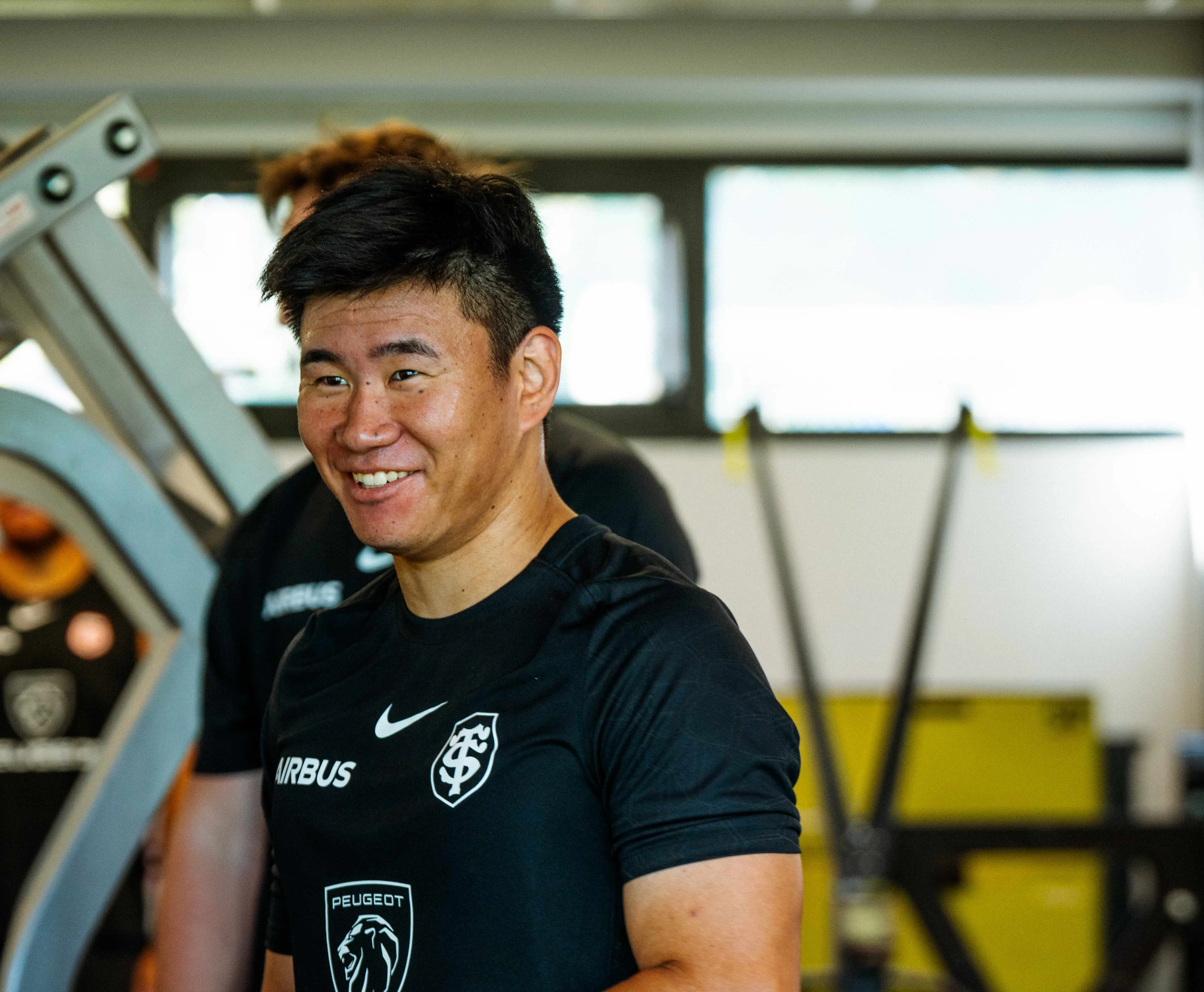 Kakeru Okumura en salle de musculation
