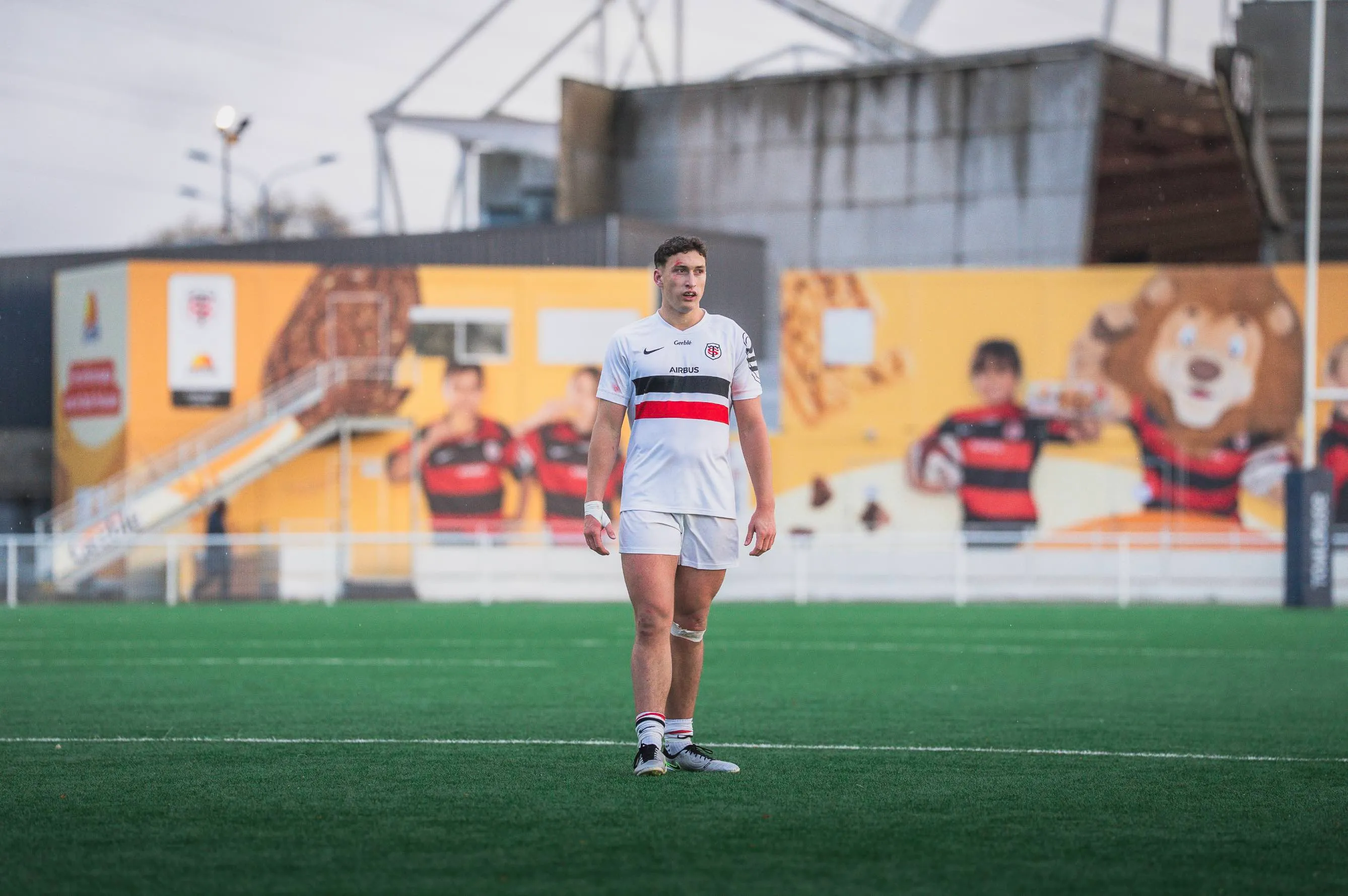 Lukas Amati sur le terrain annexe d'Ernest Wallon