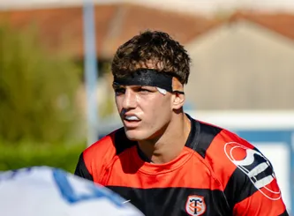 Joueurs espoirs en action lors du match Colomiers - Stade Toulousain