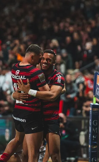 Matthis Lebel, célébrant un essai lors du match Toulouse-Castres